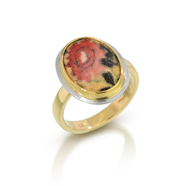 Enameled rose oval in gold ring