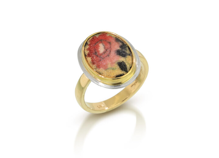 Enameled rose oval in gold ring